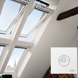 VELUX INTEGRA Elektro dakraam GGL 207021 Hout THERMO wit ramen 2-voudig standaard beglazing, incl. Radiografisch wandschakelaar